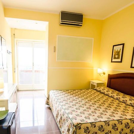 Hotel Tarconte ตาร์กวิเนีย ภายนอก รูปภาพ