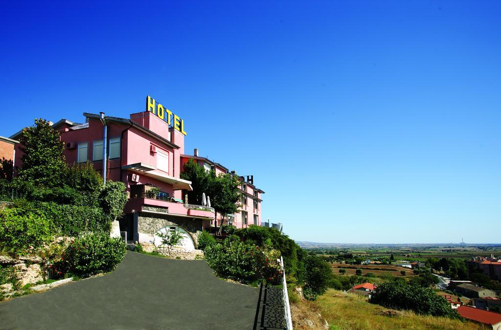 Hotel Tarconte ตาร์กวิเนีย ภายนอก รูปภาพ