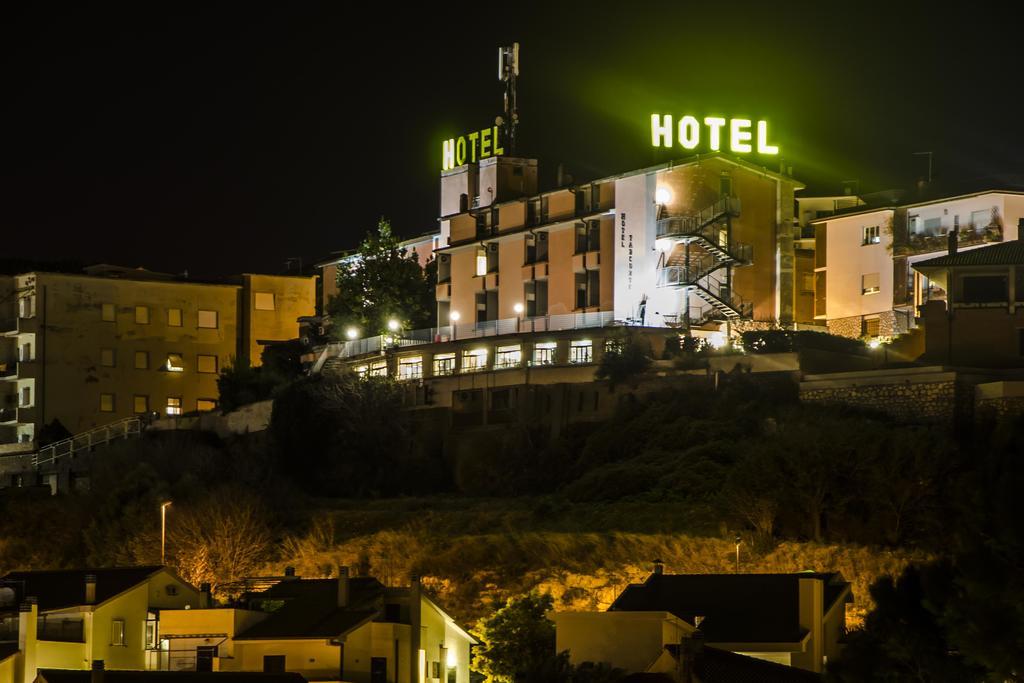 Hotel Tarconte ตาร์กวิเนีย ภายนอก รูปภาพ