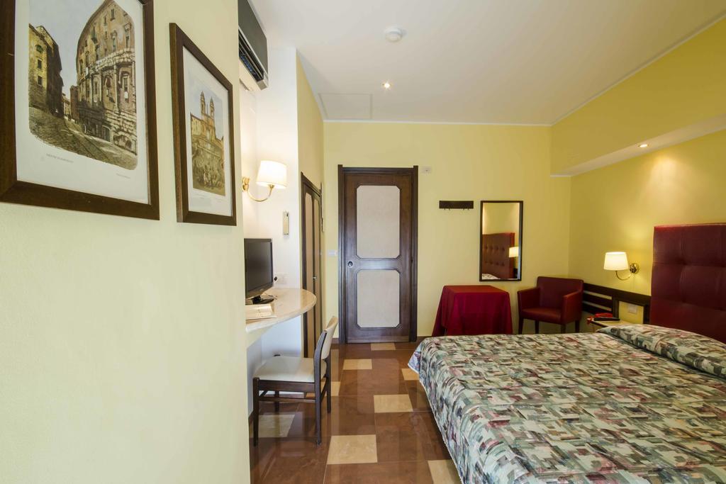 Hotel Tarconte ตาร์กวิเนีย ภายนอก รูปภาพ