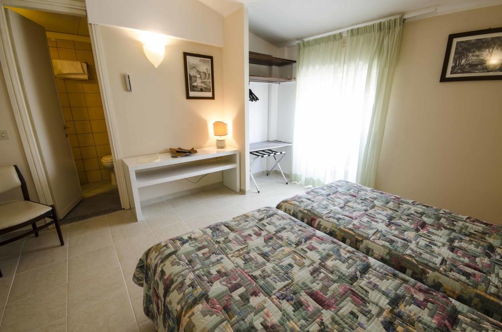 Hotel Tarconte ตาร์กวิเนีย ภายนอก รูปภาพ