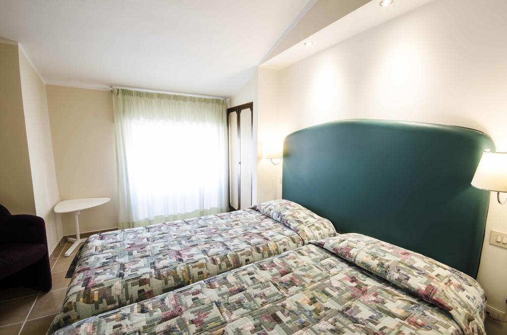 Hotel Tarconte ตาร์กวิเนีย ภายนอก รูปภาพ