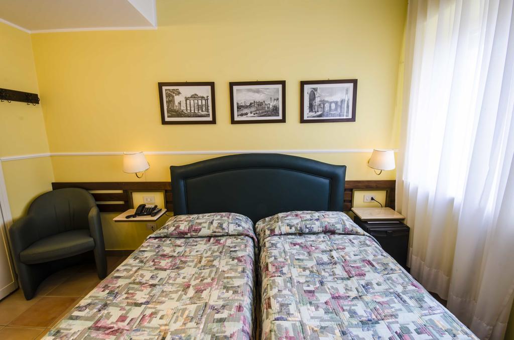 Hotel Tarconte ตาร์กวิเนีย ภายนอก รูปภาพ