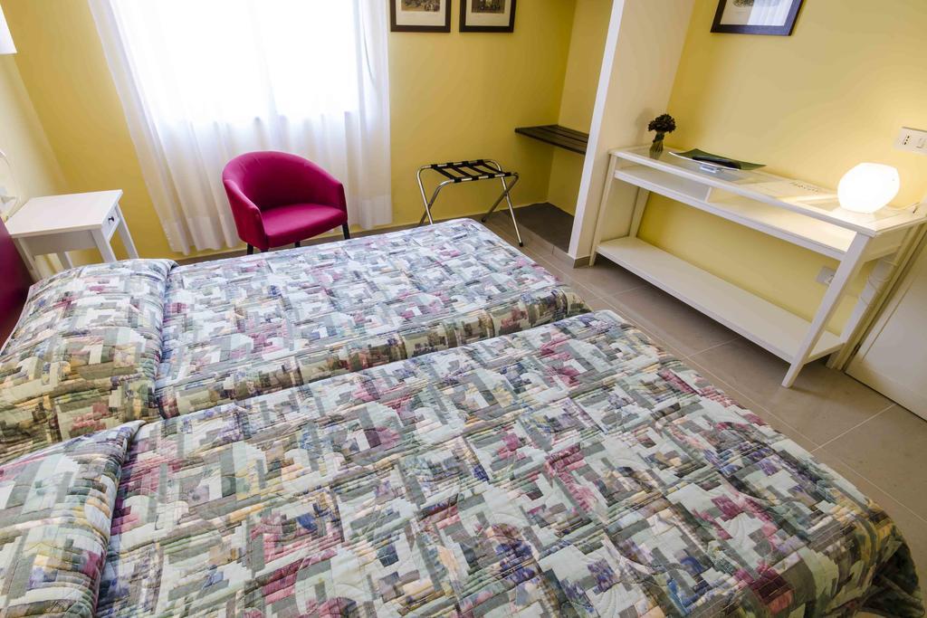 Hotel Tarconte ตาร์กวิเนีย ภายนอก รูปภาพ