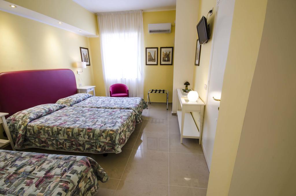 Hotel Tarconte ตาร์กวิเนีย ภายนอก รูปภาพ