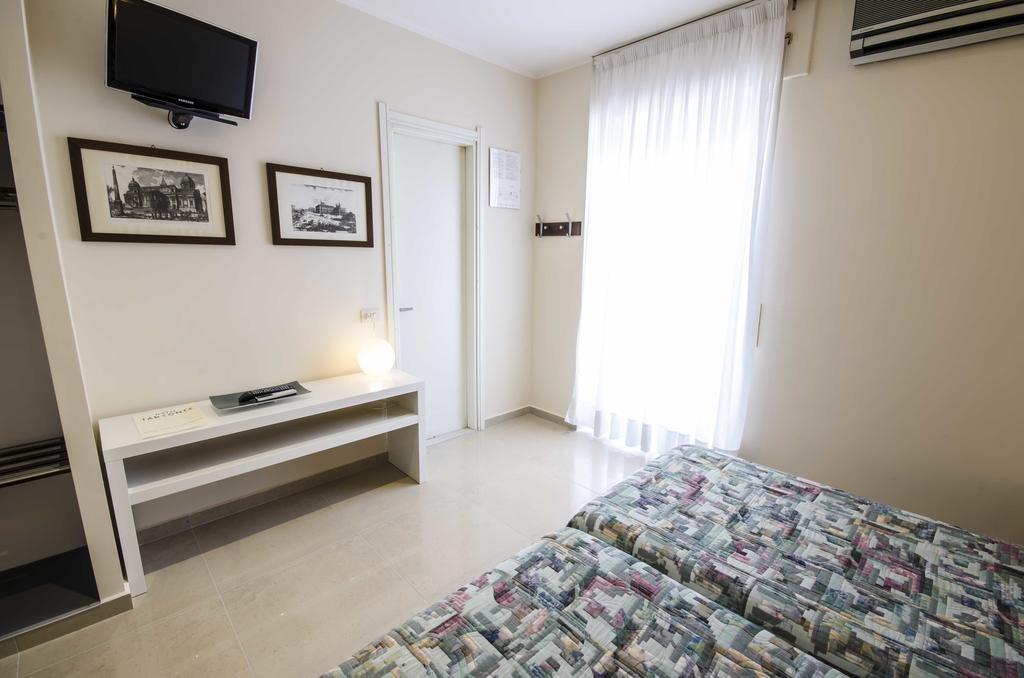Hotel Tarconte ตาร์กวิเนีย ภายนอก รูปภาพ