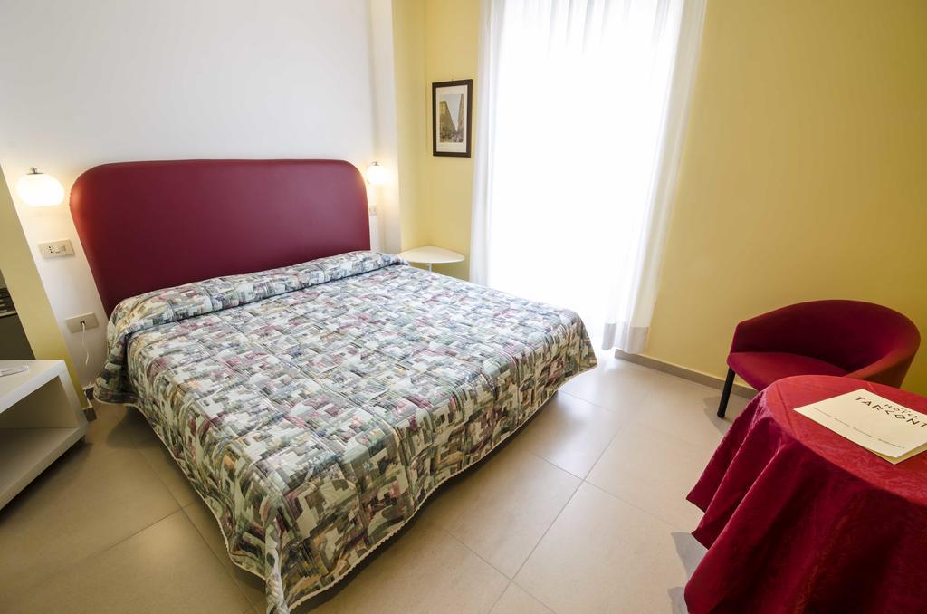 Hotel Tarconte ตาร์กวิเนีย ภายนอก รูปภาพ