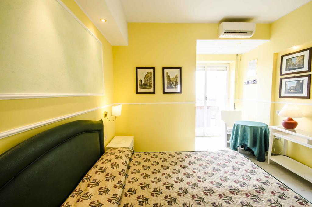 Hotel Tarconte ตาร์กวิเนีย ภายนอก รูปภาพ
