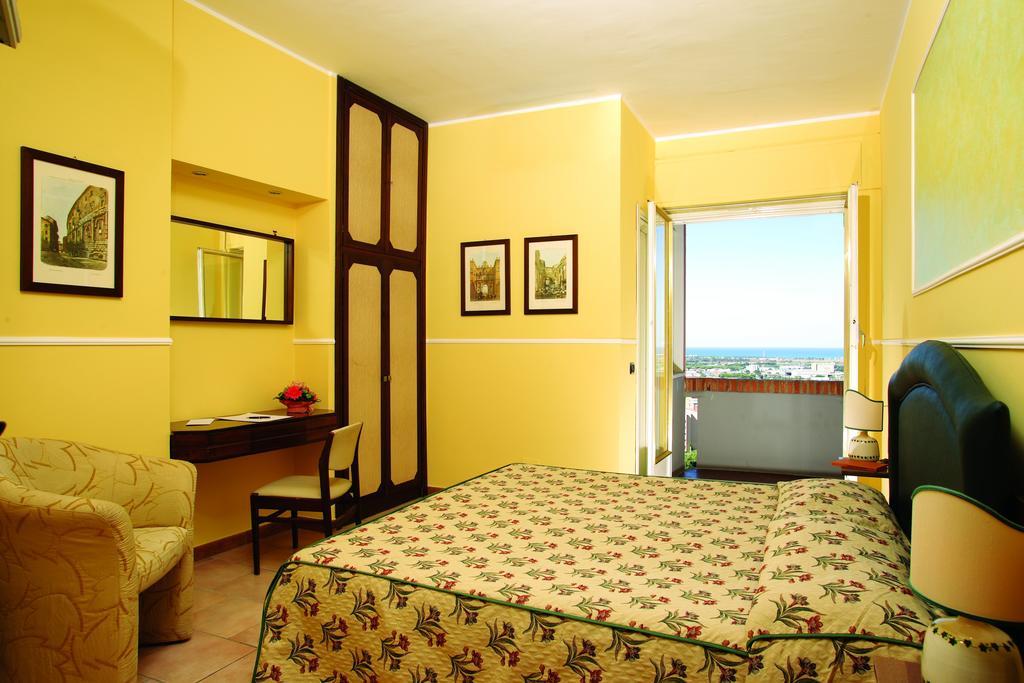 Hotel Tarconte ตาร์กวิเนีย ภายนอก รูปภาพ
